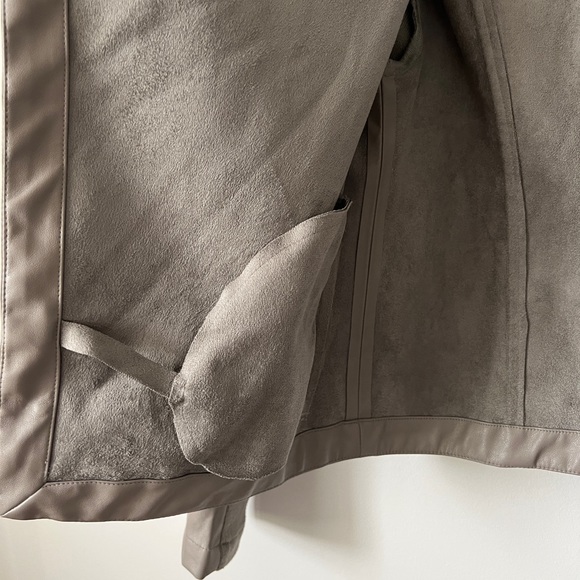 Saks Fifth Avenue Faux Leather Open Front Jacket Size Small Taupe Drape Style - Picture 10 of 15